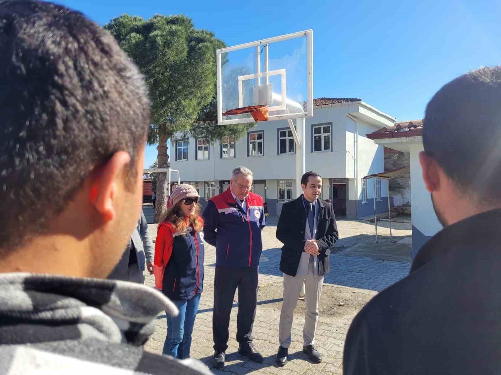 Buharkent’te kursiyerler zeytin ağaçları başında ter döktü
