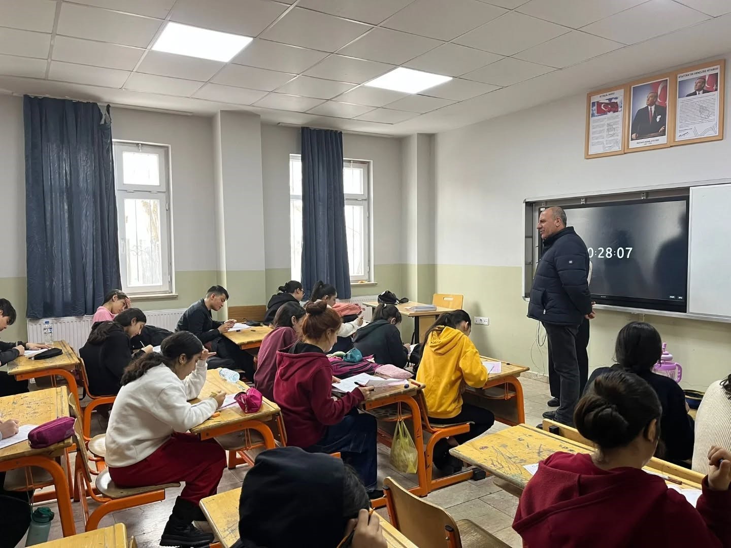 Bulanık İlçe Milli Eğitim Müdürü Aral, DYK kurslarını yerinde inceledi
