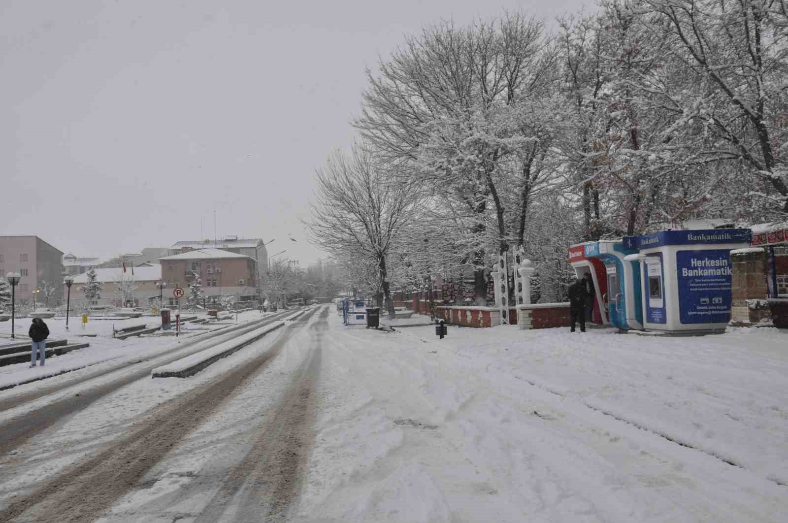Bulanık Mart ayında beyaz büründü
