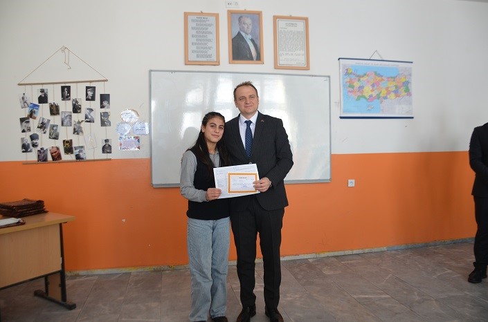 Bulanık’ta 17 bin öğrenci karne aldı
