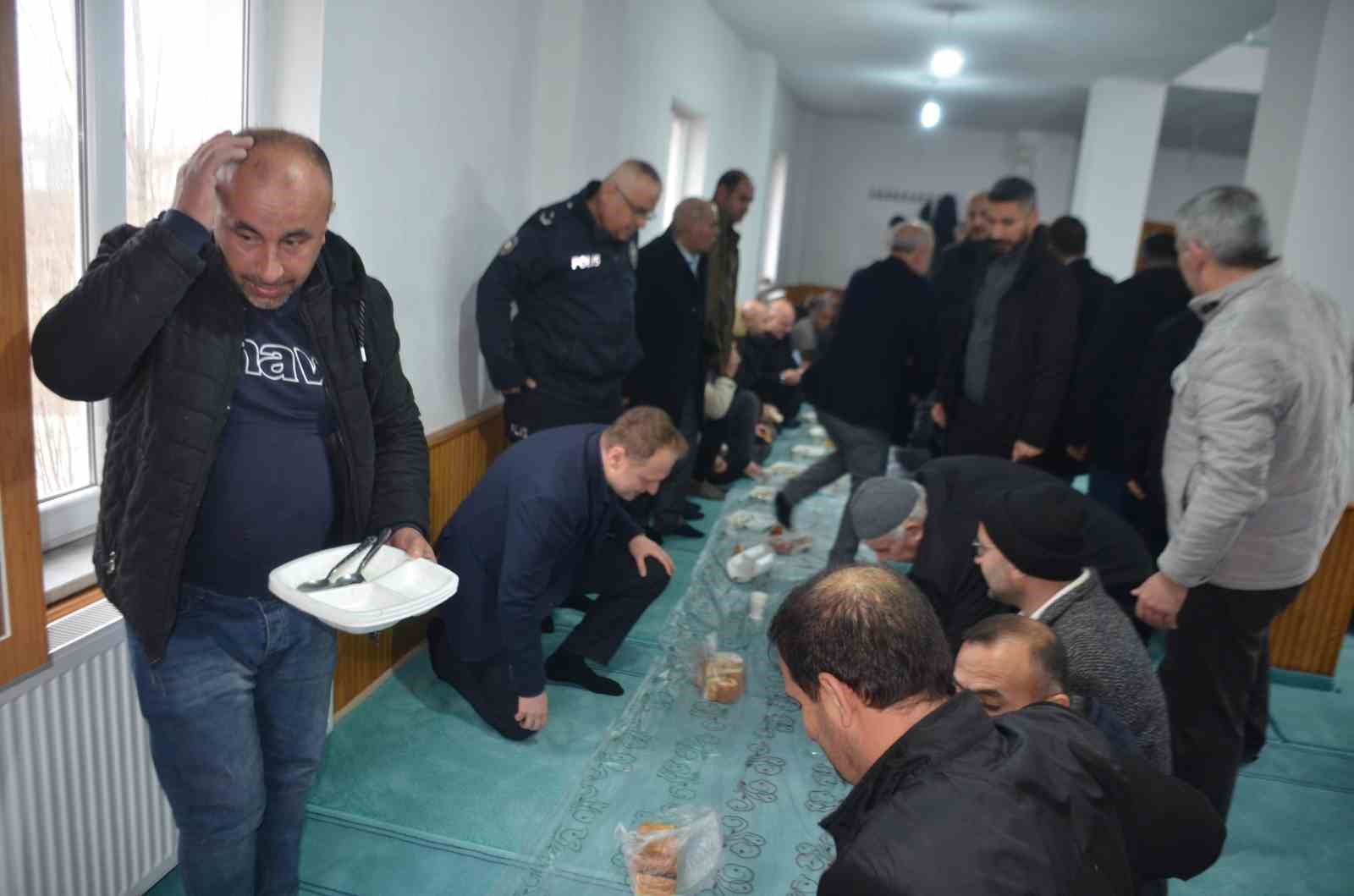 Bulanık’ta bayram geleneği yaşatılıyor
Bulanık’ta bayram geleneği yaşatılıyor