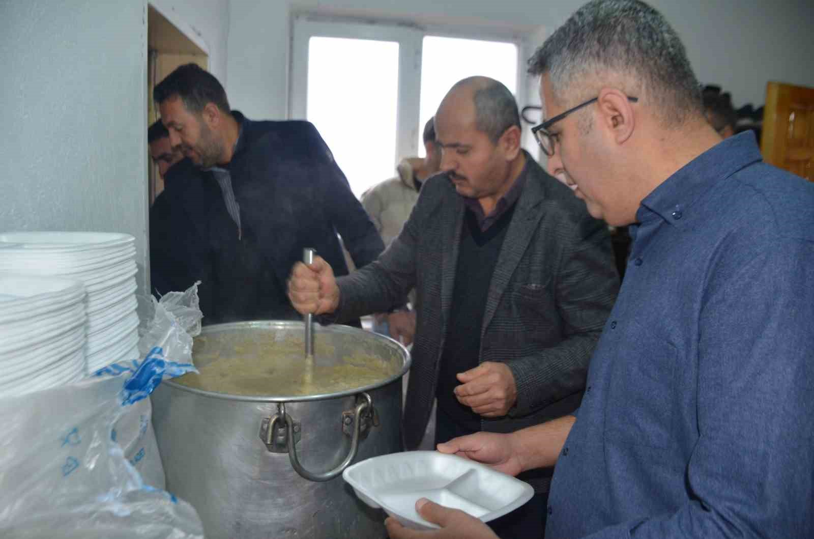 Bulanık’ta bayram geleneği yaşatılıyor
Bulanık’ta bayram geleneği yaşatılıyor