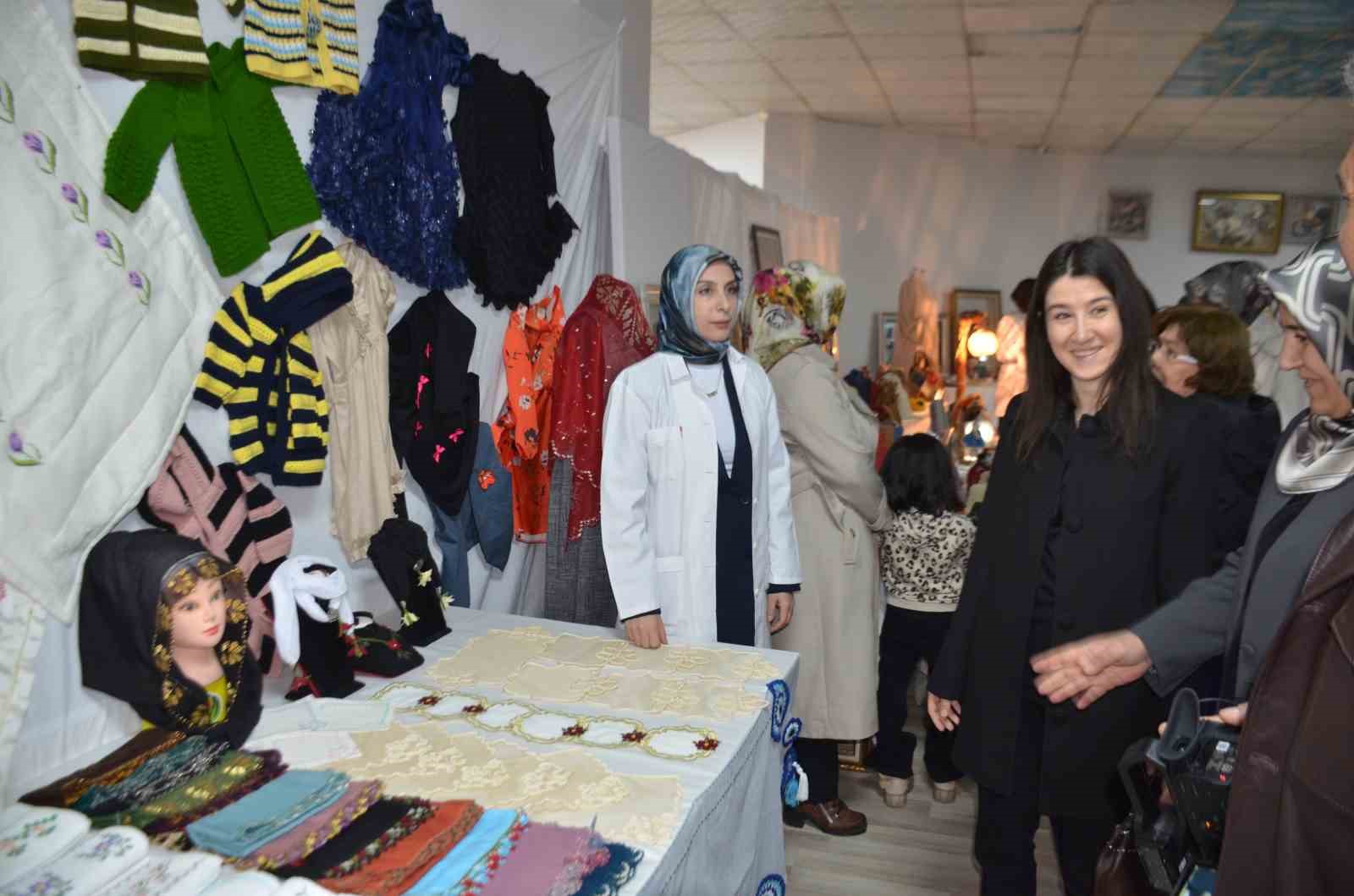 Bulanık’ta kadınların el emeği göz nuru görücüye çıktı
