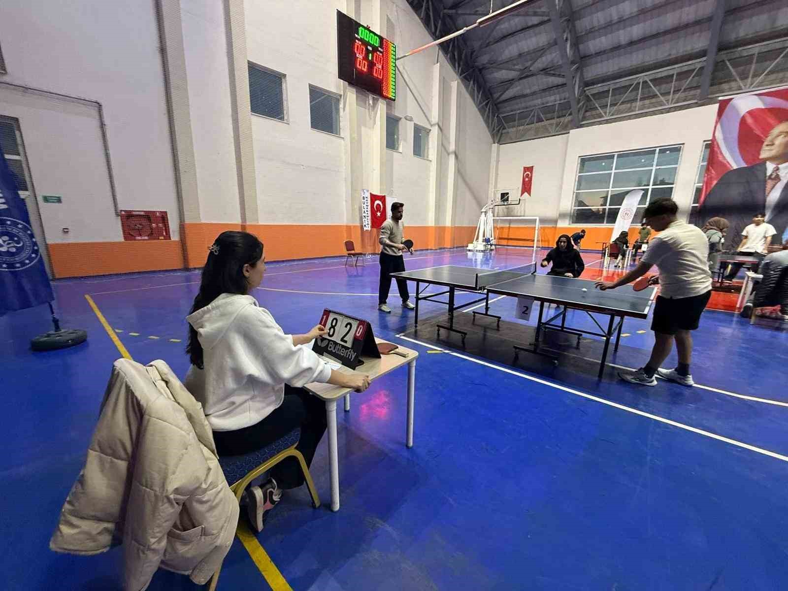 Bulanık’ta masa tenisi turnuvası coşkuyla başladı
