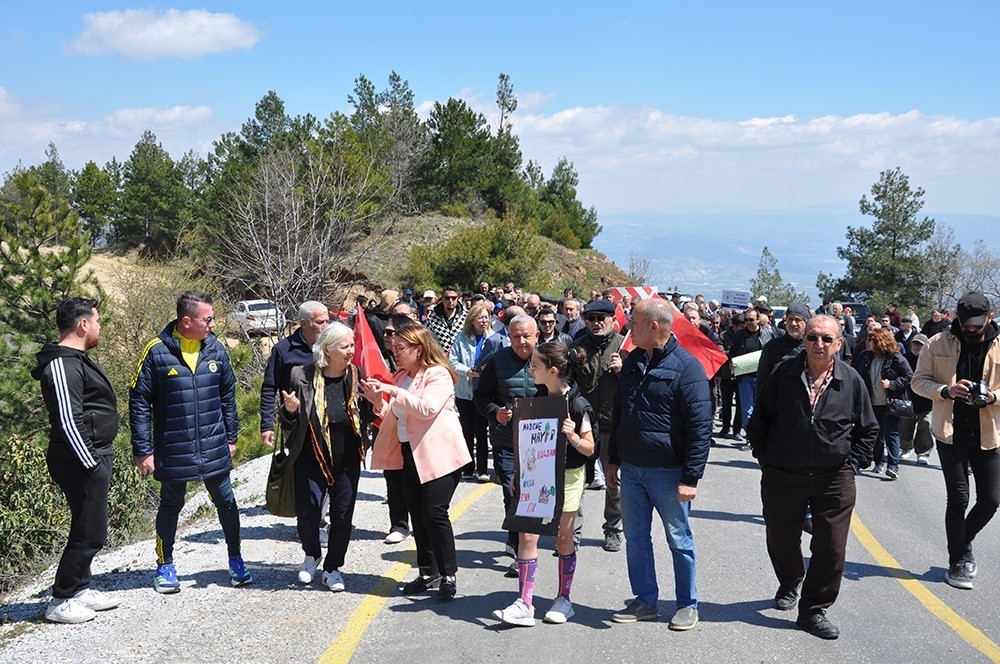 Buldan’da göstericiler maden sahasında yürüyüş gerçekleştirdi
