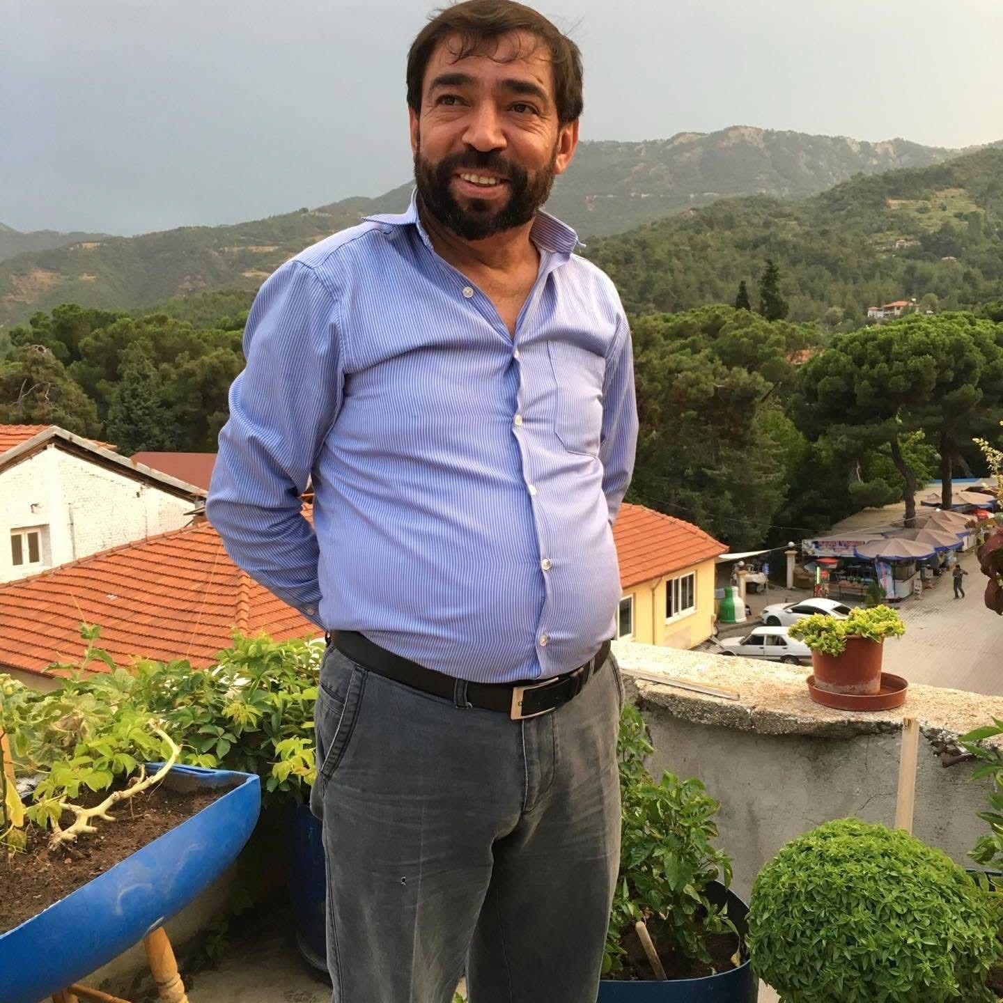 Buldan’ın sevilen esnafı evinin mutfağında ölü bulundu
