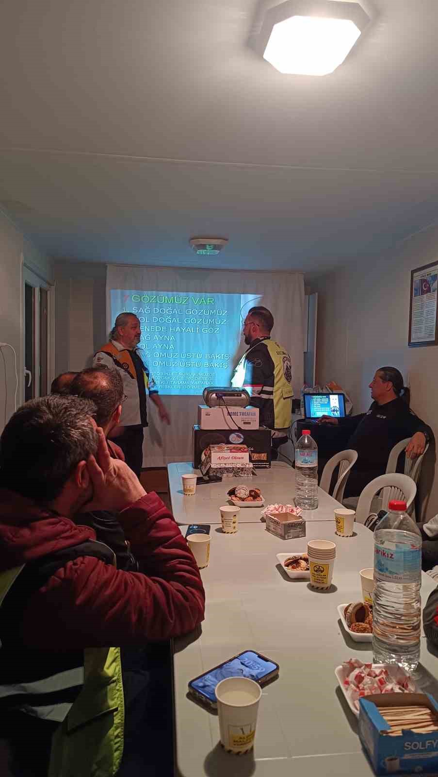 Buldanlı motosiklet sürücülerine ’güvenli sürüş’ eğitimi
