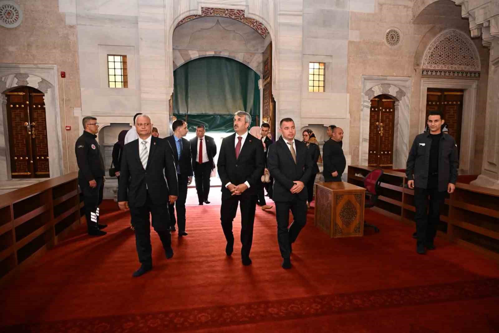 Bulgaristan İçişleri Bakanı Emil Dachev Selimiye Camii’ne hayran kaldı
