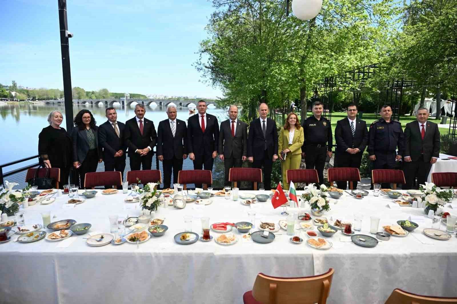 Bulgaristan İçişleri Bakanı Emil Dachev Selimiye Camii’ne hayran kaldı
