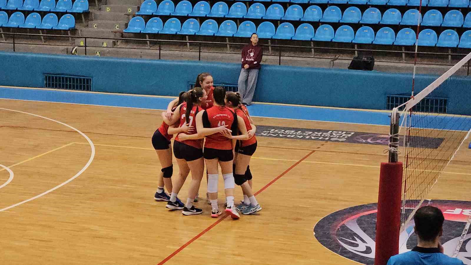 Bulgaristan Şampiyonu Kır Voleybol Takımı Edirne’de
