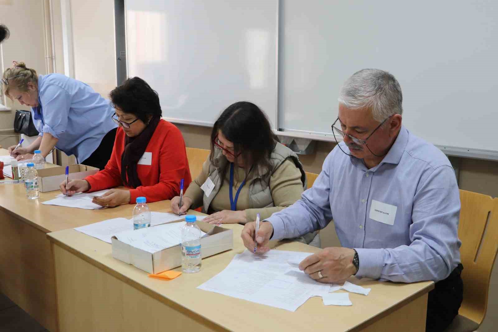 Bulgaristan seçimleri için Eskişehir’de vatandaşlar son 5 yılda 8’inci kez sandık başında
