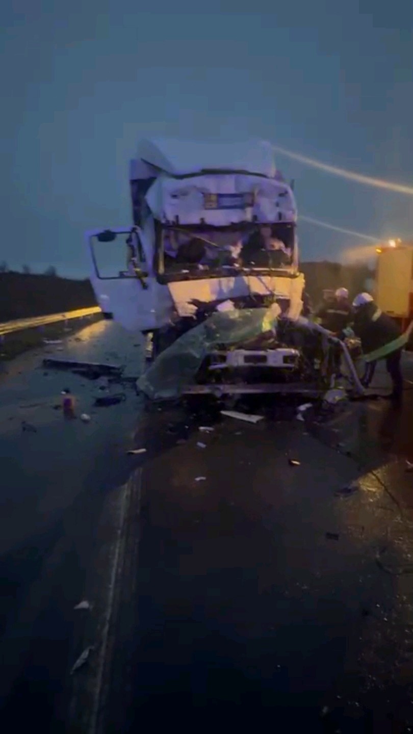 Bulgaristan sınırında Moldova plakalı araca arkadan çarpan Türk tır sürücüsü hayatını kaybetti
