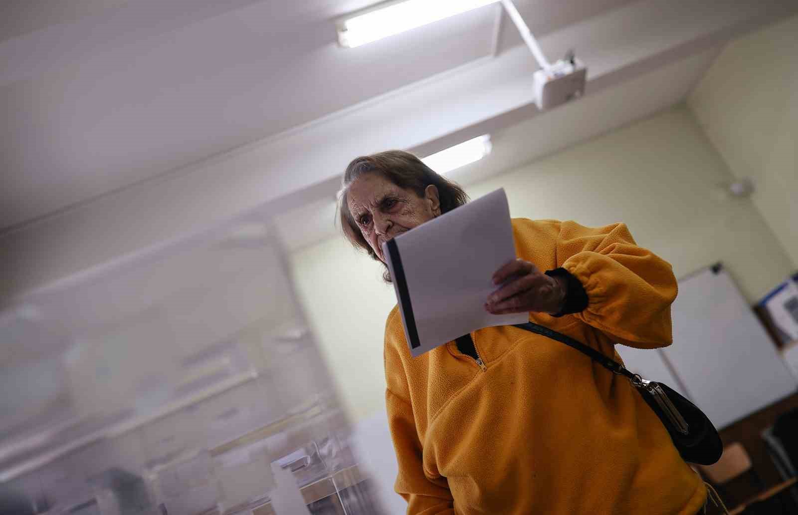 Bulgaristan’da halk son 5 yılın sekizinci genel seçimi için sandık başında
