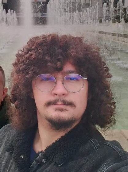 Bulgaristan’da trafik kazasında hayatını kaybeden Çanakkaleli genç son yolculuğuna uğurlandı
