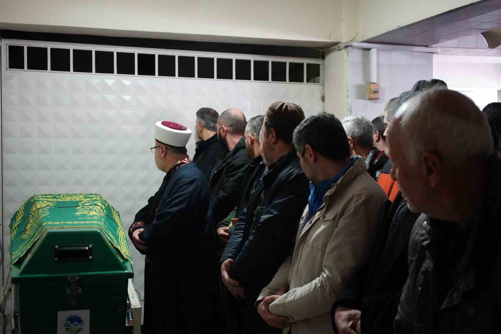 Bulgaristan’daki kazada hayatını kaybeden tır sürücüsü, Sakarya’da defnedildi
