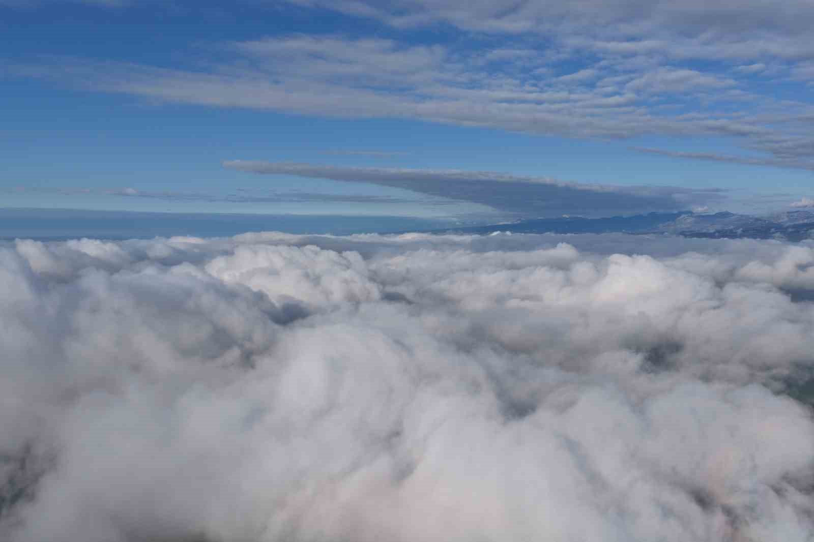 Bulutlar Kozan Kalesi’nde dans etti, ortaya masalsı görüntüler çıktı
