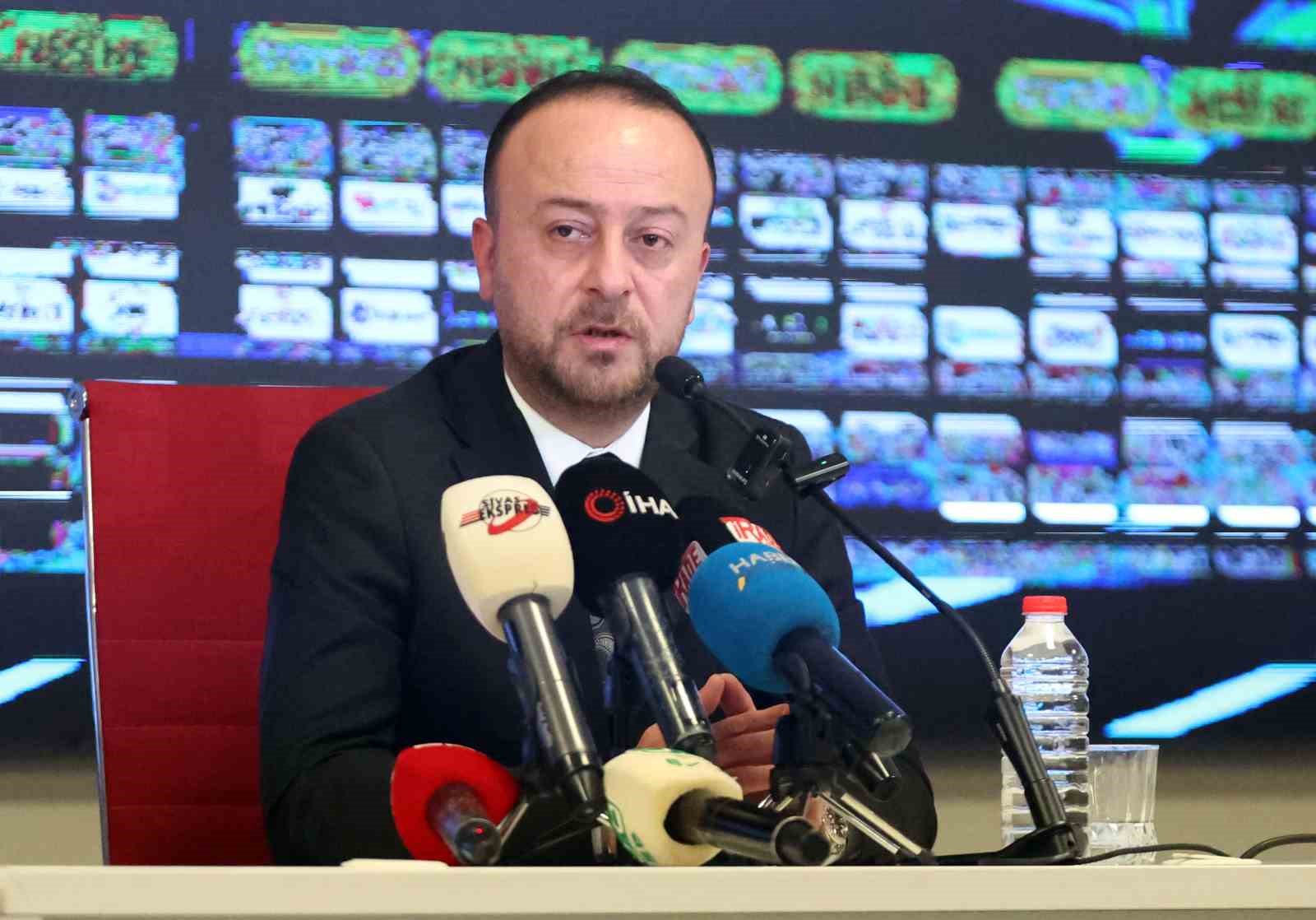 Burak Özçoban: "Kongrede aday değilim"
