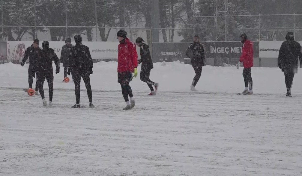 Burak Yılmaz: "Galatasaray maçının güzelliği ve öz güveni bizim için önemli"
