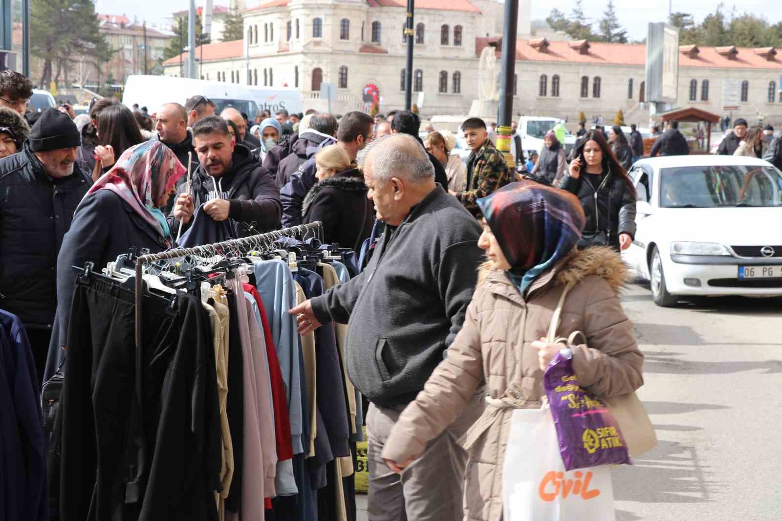 Burası ne Beyoğlu ne de Taksim: Sivas’ta cadde ve sokaklar doldu taştı
