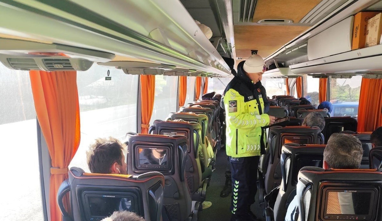 Burdur’da 1 haftada 12 bin 910 araç ve sürücü kontrol edildi
