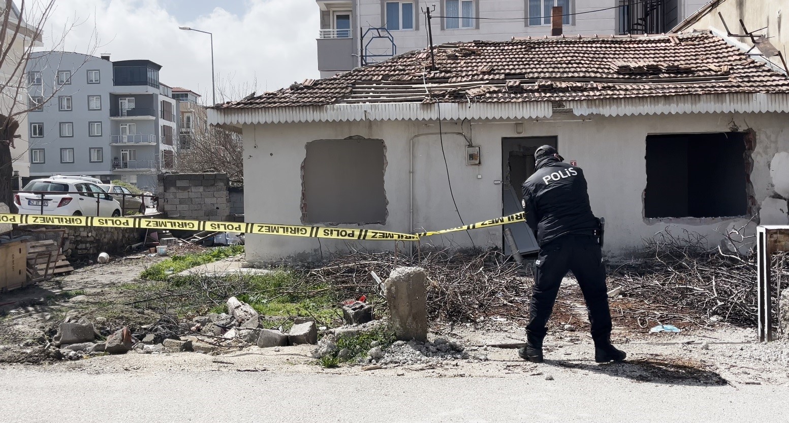 Burdur’da 5.7 büyüklüğündeki deprem tatbikatında gerçeği aratmayan görüntüler
