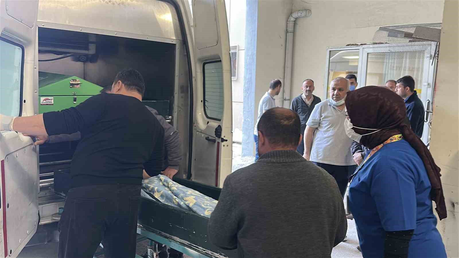 Burdur’da 7 kişinin hayatını kaybettiği kazada aileler cenazelerini gözyaşlarıyla teslim aldı
