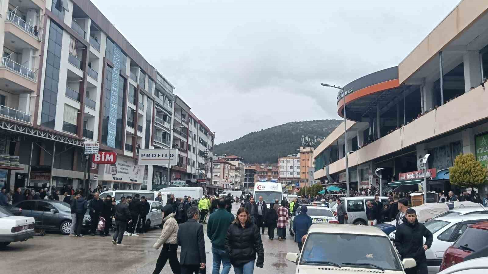 Burdur’da bıçaklı kavga: 5 yaralı
