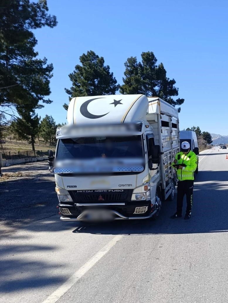 Burdur’da emniyet kemeri denetimi: 119 araç ve sürücüsüne ceza
