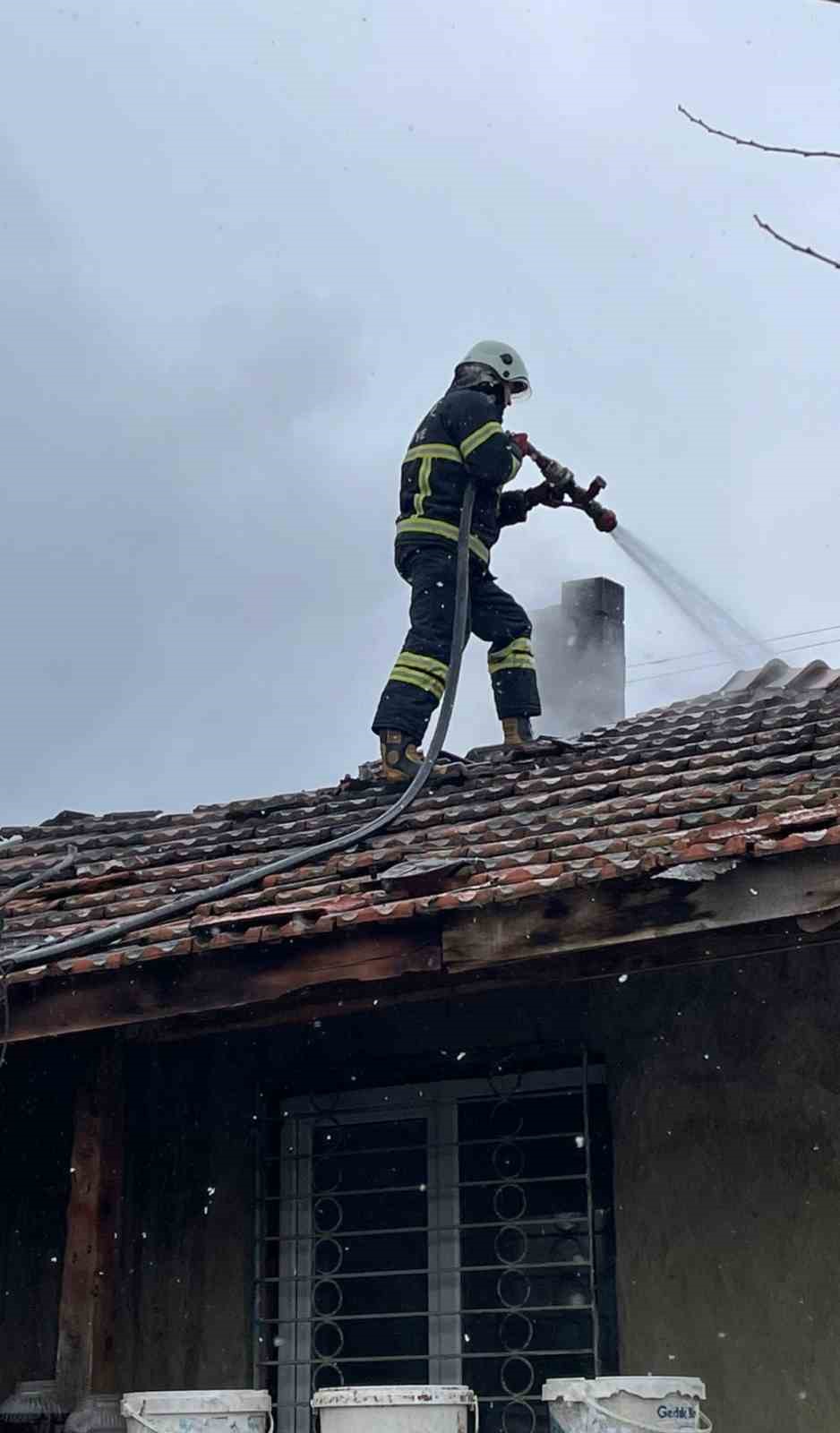 Burdur’da evde yangın paniği
