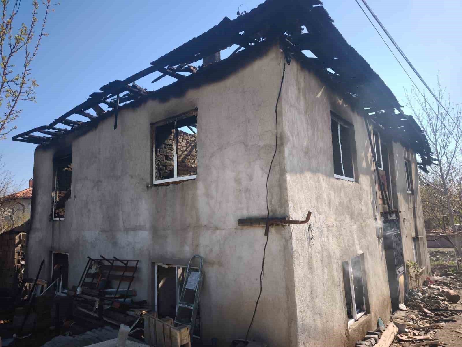 Burdur’da evde yangın paniği
