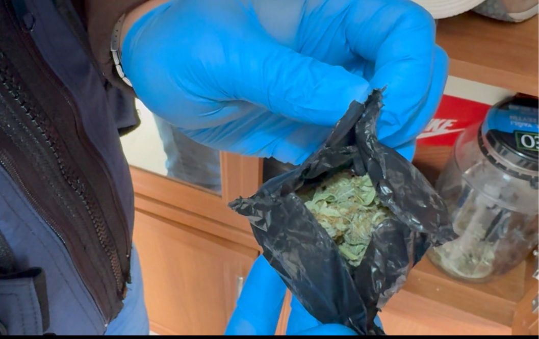 Burdur’da evi uyuşturucu imalathanesine çeviren şüpheli tutuklandı
Burdur’da evi uyuşturucu imalathanesine çeviren şüpheli tutuklandı