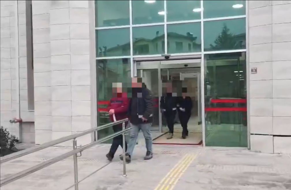 Burdur’da fuhuş operasyonu: 7 kadın kurtarıldı, 2 şahıs tutuklandı
