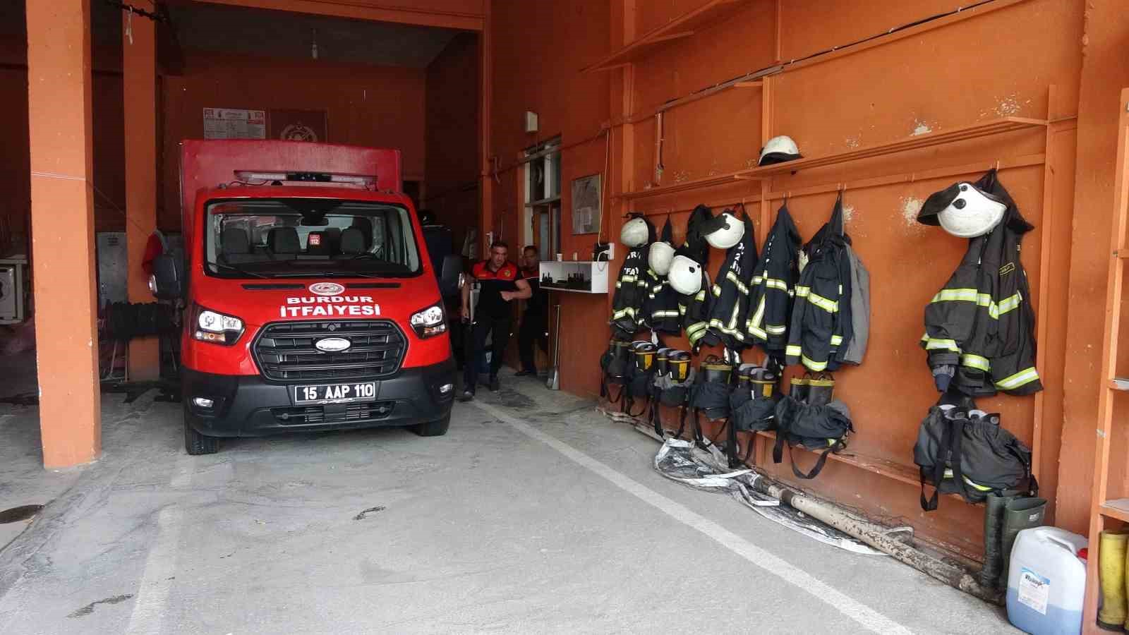 Burdur’da itfaiye personeli vücut geliştirmede Türkiye şampiyonu oldu
