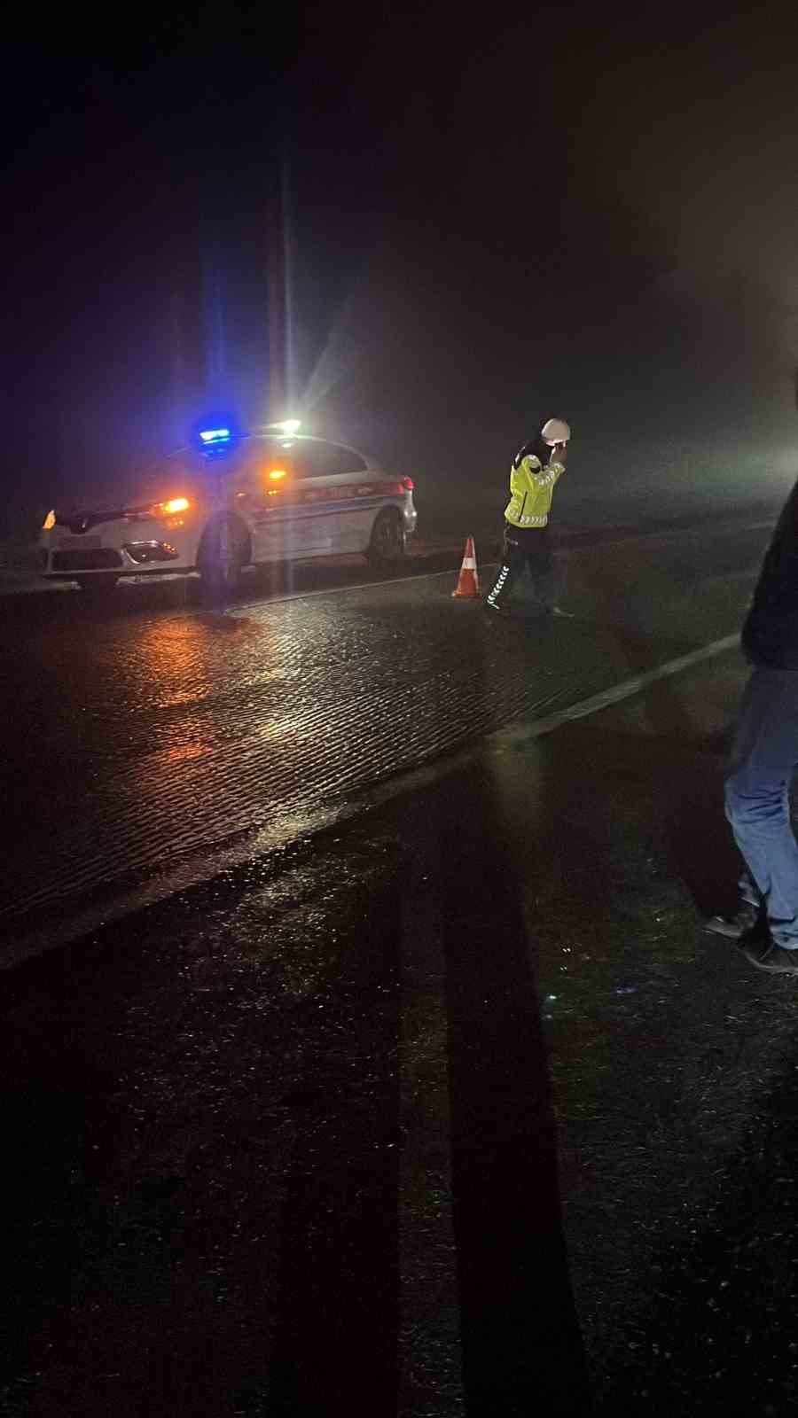 Burdur’da lüks otomobil alev alev yandı
