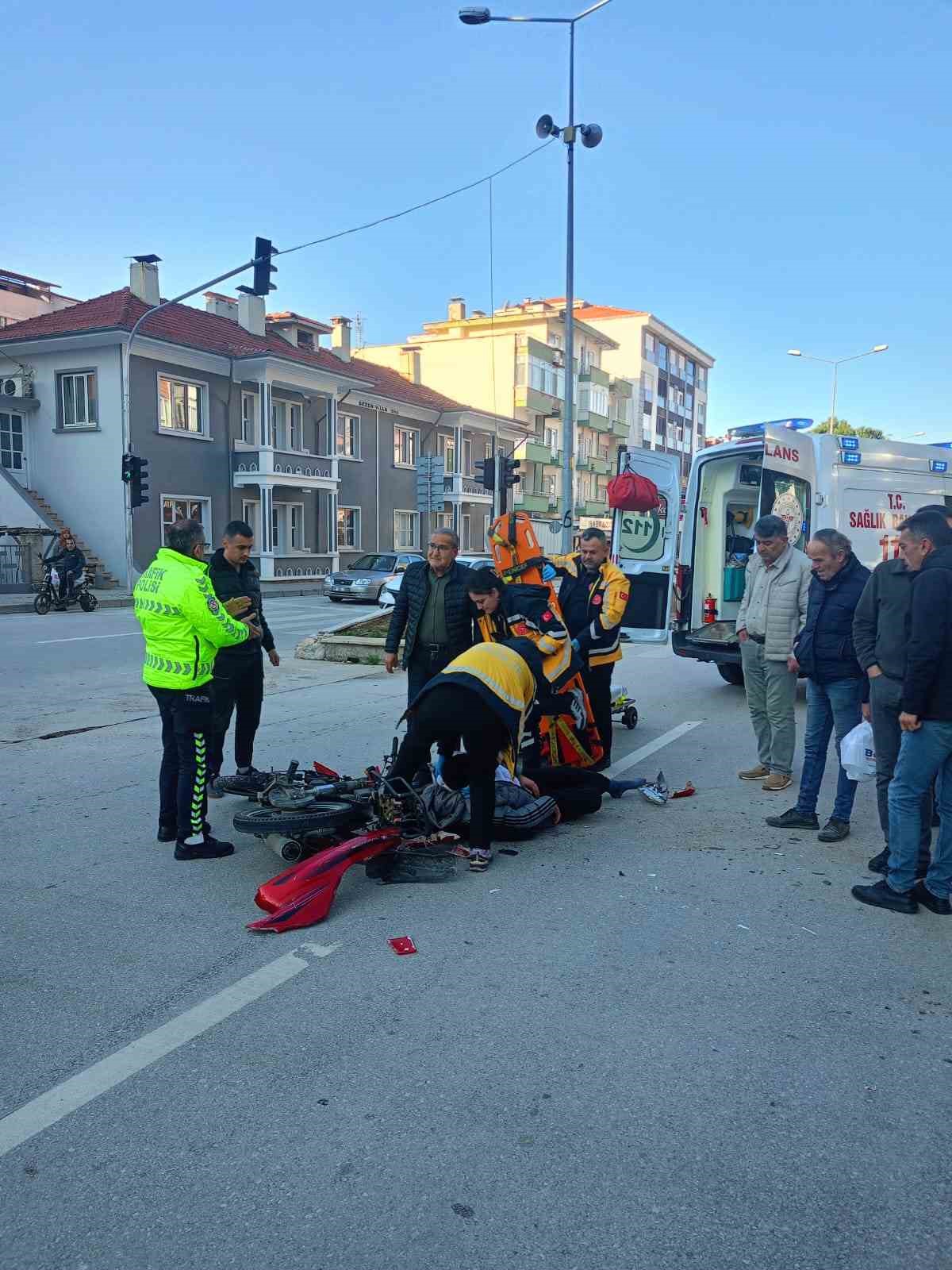 Burdur’da motosiklet ile otomobil çarpıştı: 1 yaralı
