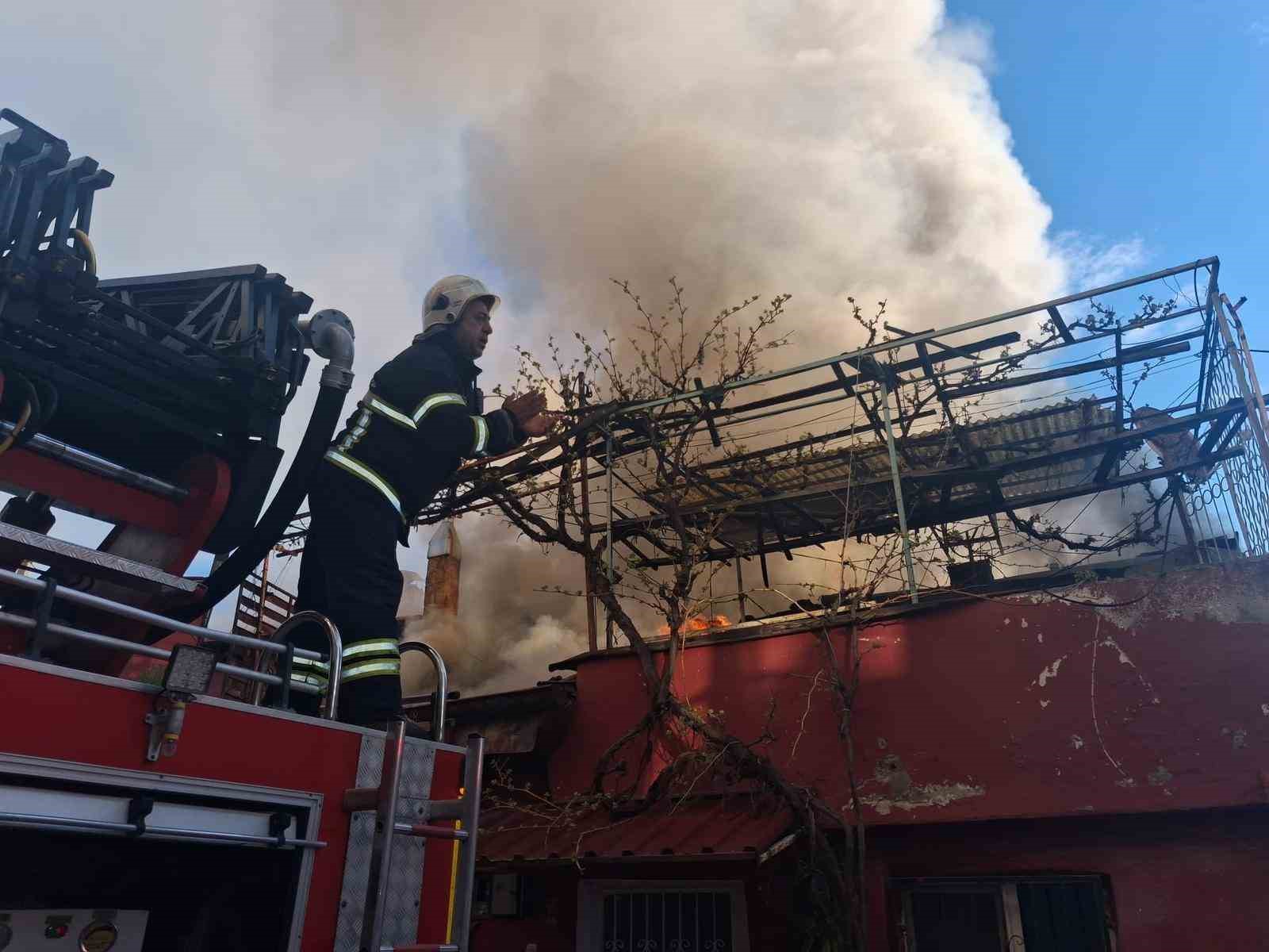 Burdur’da müstakil evde yangın paniği
