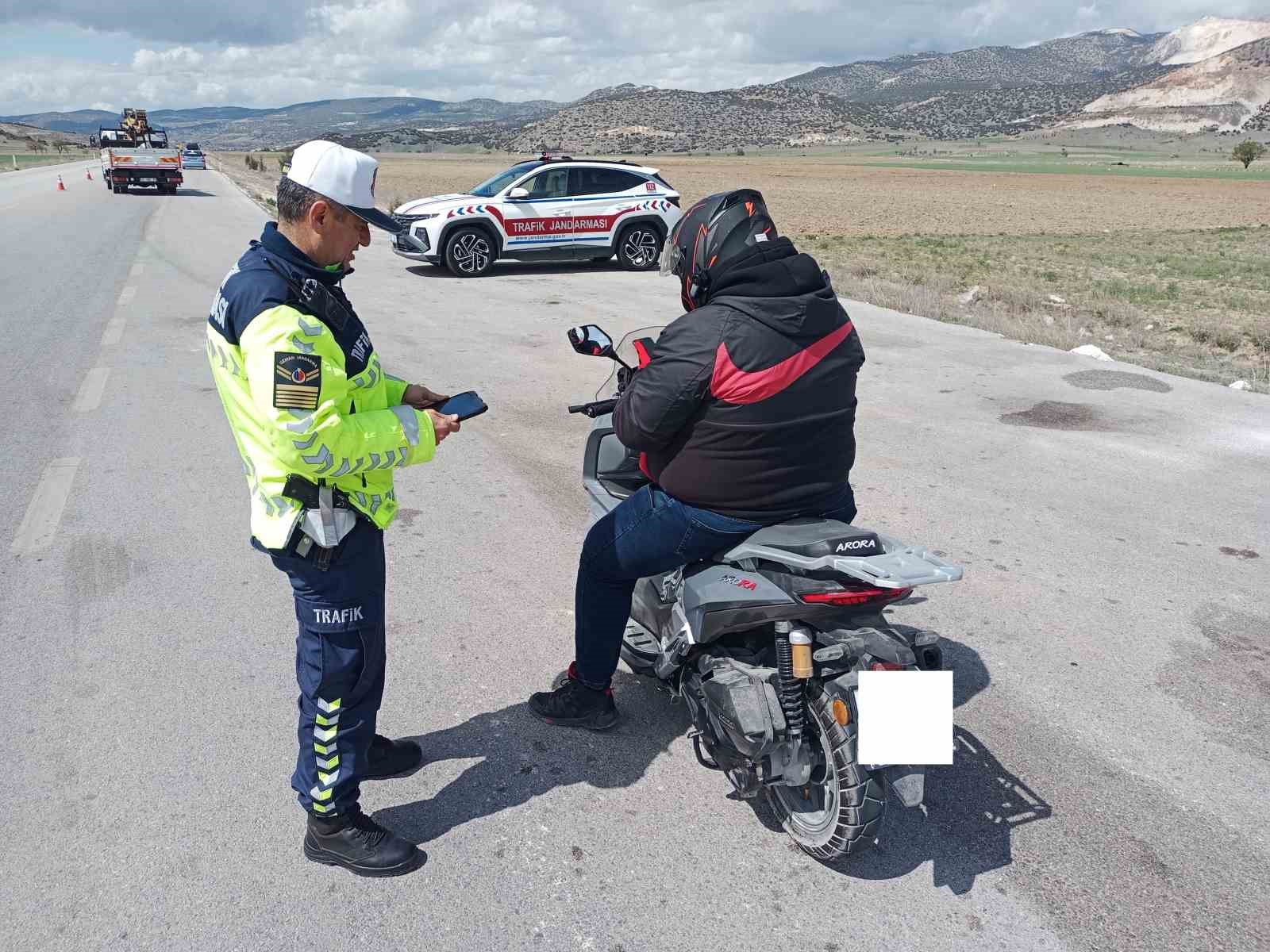Burdur’da son 1 haftada 12 bin 272 araç ve sürücüsü sorgulandı
