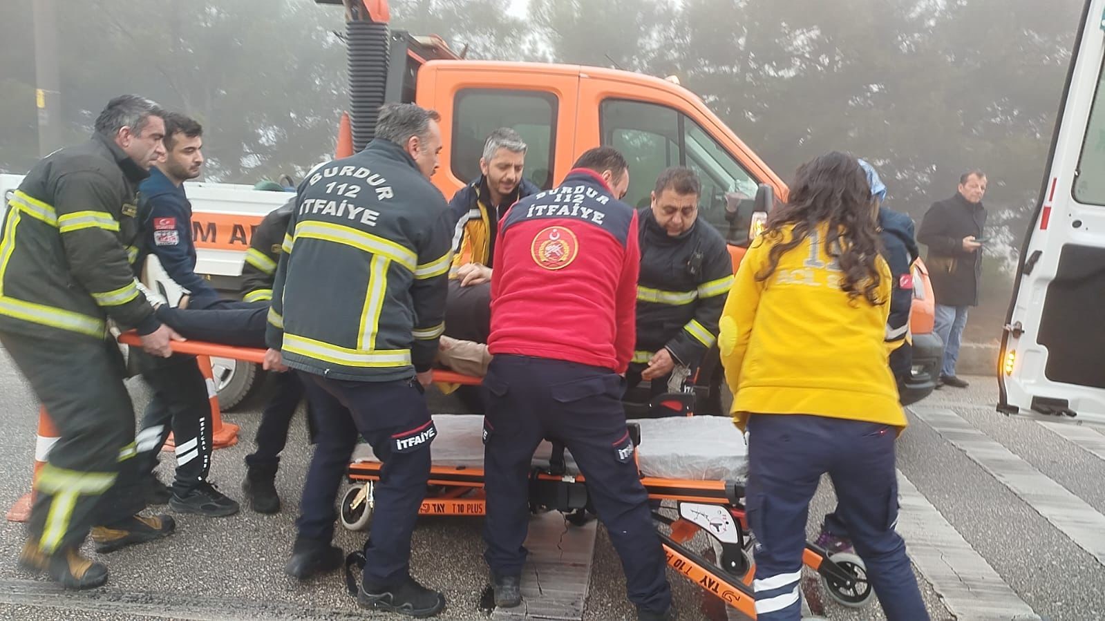 Burdur’da yoğun siste zincirleme kaza: 1’i ağır 2 yaralı
