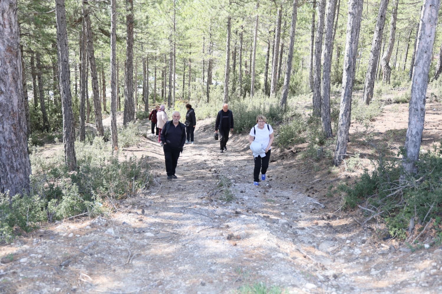 Burdurlu turistler Çameli’nin doğal güzelliklerine hayran kaldı

