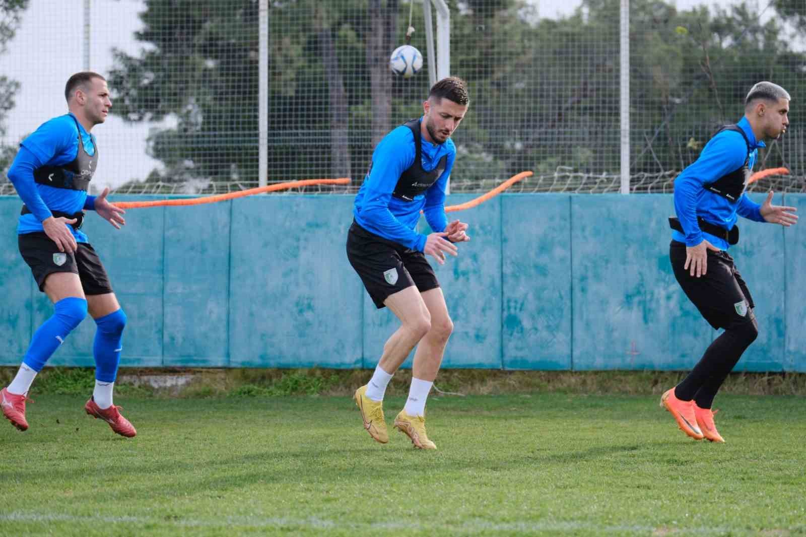 Burhan Eşer: "Bodrum FK ayağa kalkmasını bilmiştir, burası büyük bir camia"
Burhan Eşer: "Bodrum FK ayağa kalkmasını bilmiştir, burası büyük bir camia"
