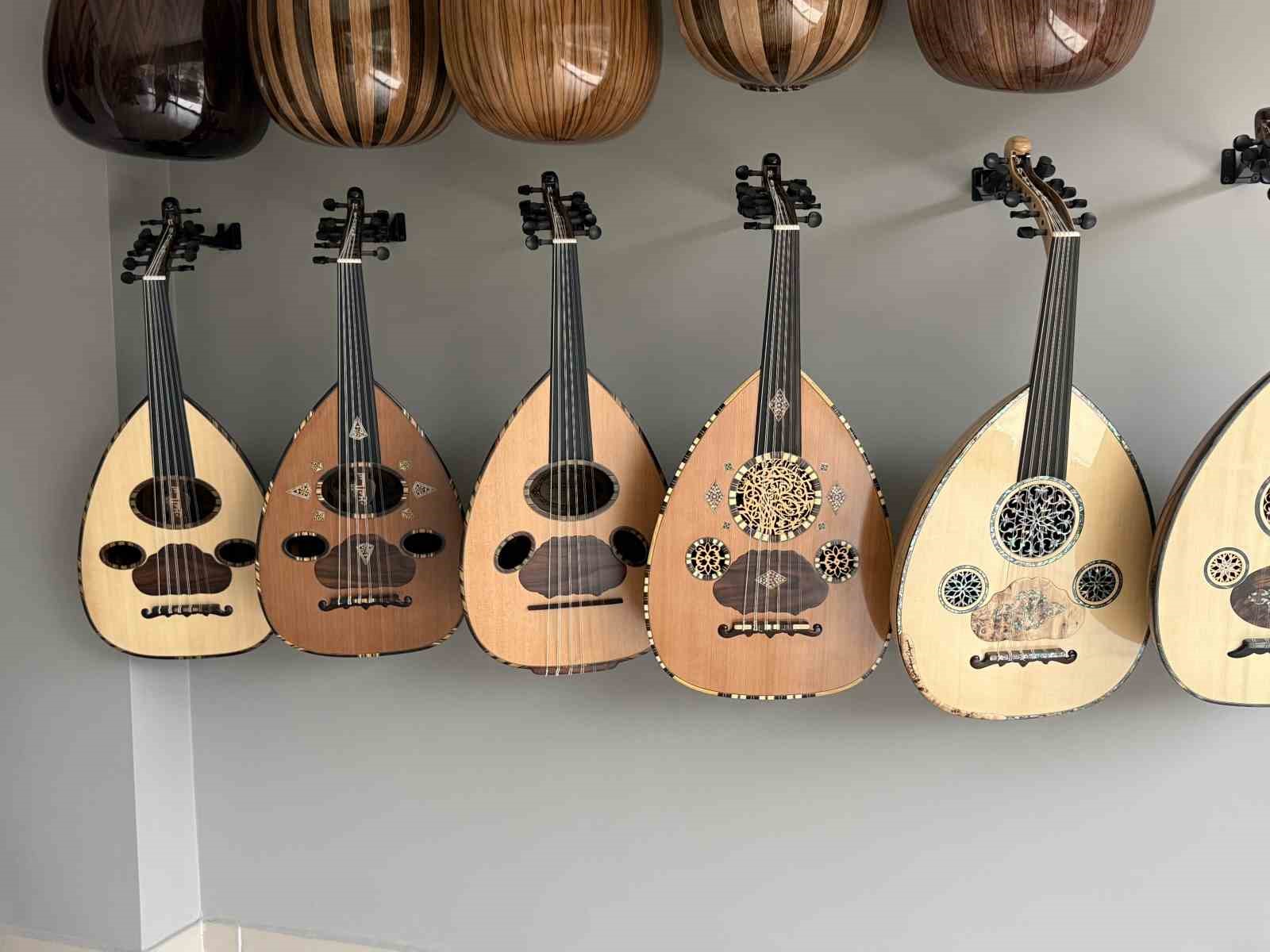 Burhan ustanın kişiye özel udları dünyaya açılıyor
