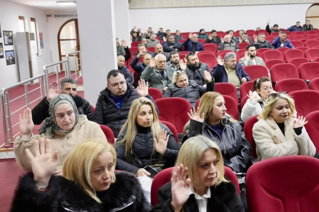 Burhaniye’ de Berberler ve Kuaförler Odası seçimi yapıldı
