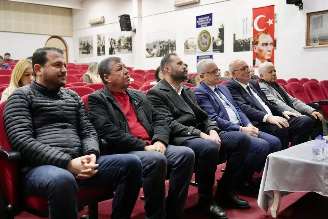 Burhaniye’ de Berberler ve Kuaförler Odası seçimi yapıldı
