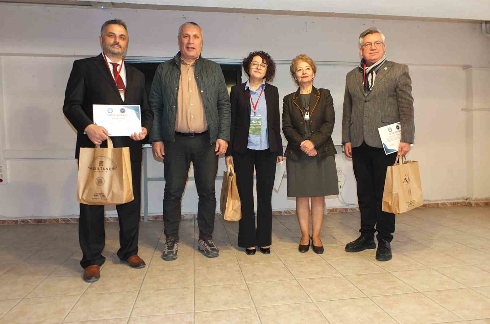 Burhaniye’ de çalıştay öğrencileri akademisyenlerle buluşturdu
