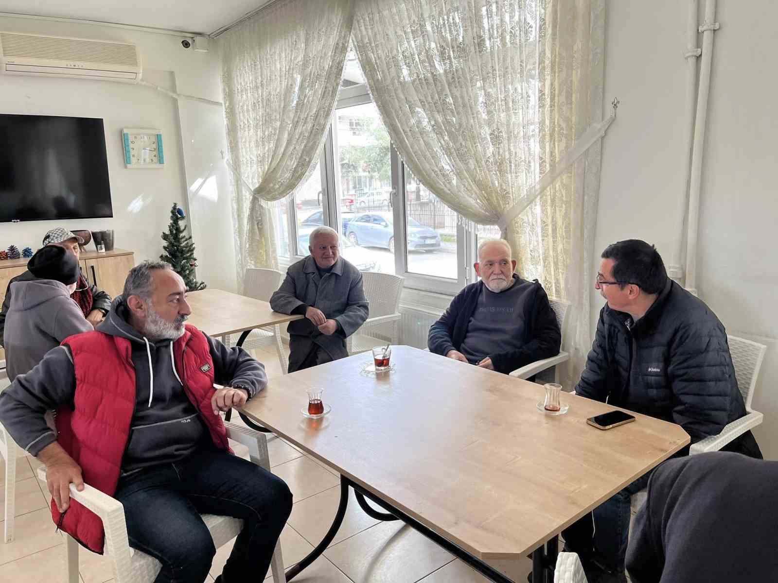 Burhaniye’ de Halk İnisiyatifinden huzurevi ziyareti
