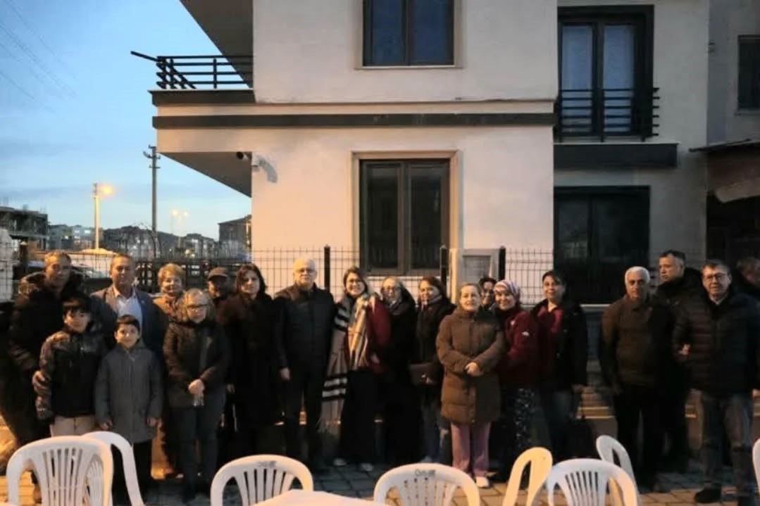 Burhaniye’ de toplu iftar geleneği devam ediyor
