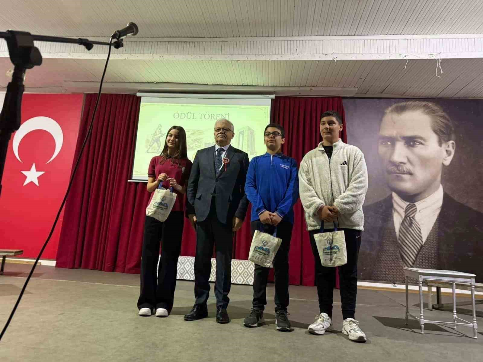 Burhaniye’de 18 Mart Çanakkale Zaferi ve Şehitleri Anma Günü kutlandı
