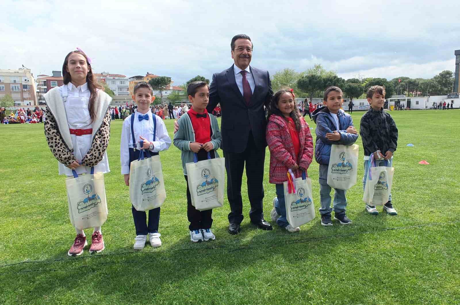 Burhaniye’de 23 Nisan coşkuyla kutlandı
