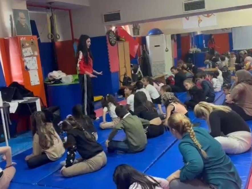 Burhaniye’de anne ve çocukları sporda buluştu
