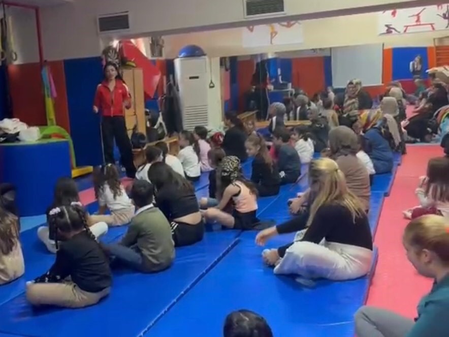 Burhaniye’de anne ve çocukları sporda buluştu
